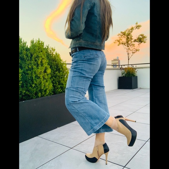 Guess Genuine Leather Heels Cutout Booties - Picture 12 of 16